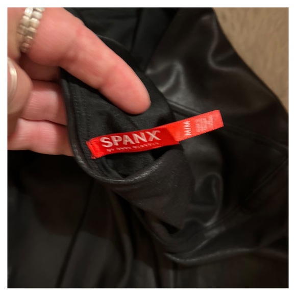 SPANX Faux Leather Leggings leggings size medium. - Picture 4 of 4
